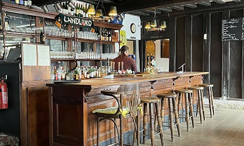 Six signs you’re in a great British pub